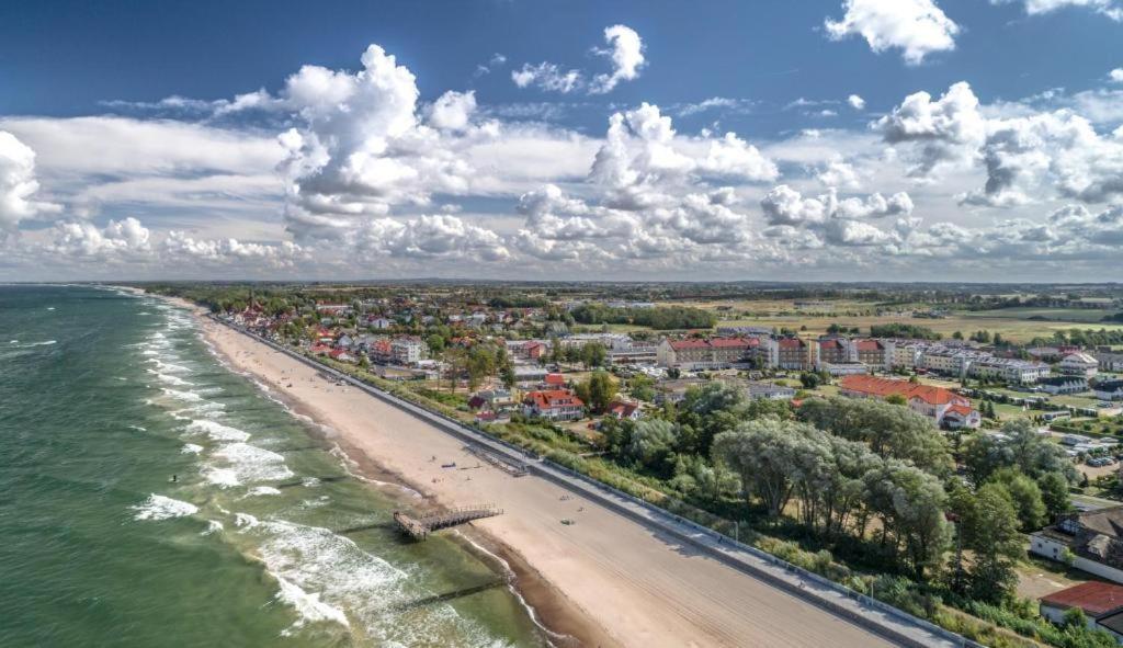 Dobre Smaki At Wczasowa8 Sea Resort Sarbinowo Oda fotoğraf